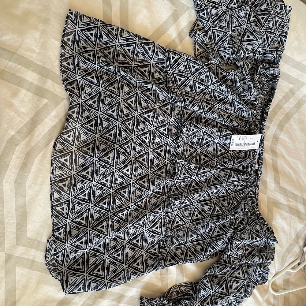 Going out top w tags never worn